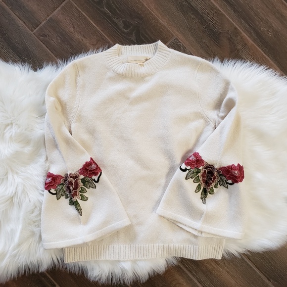 Artisan Crafted Sweaters - B2G1 NWOT Floral Applique Bell Sleeve Sweater